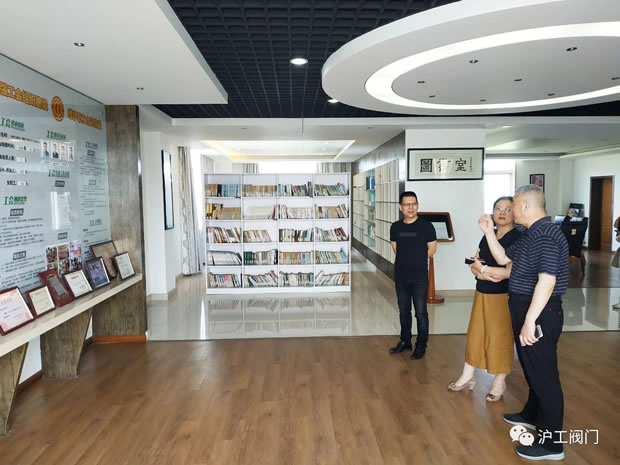 �Aͤ�(zh��n)�hί����(sh��)ӛf��������(hu��)��ϯ�ο������Lο��(w��n)��˾���D1��